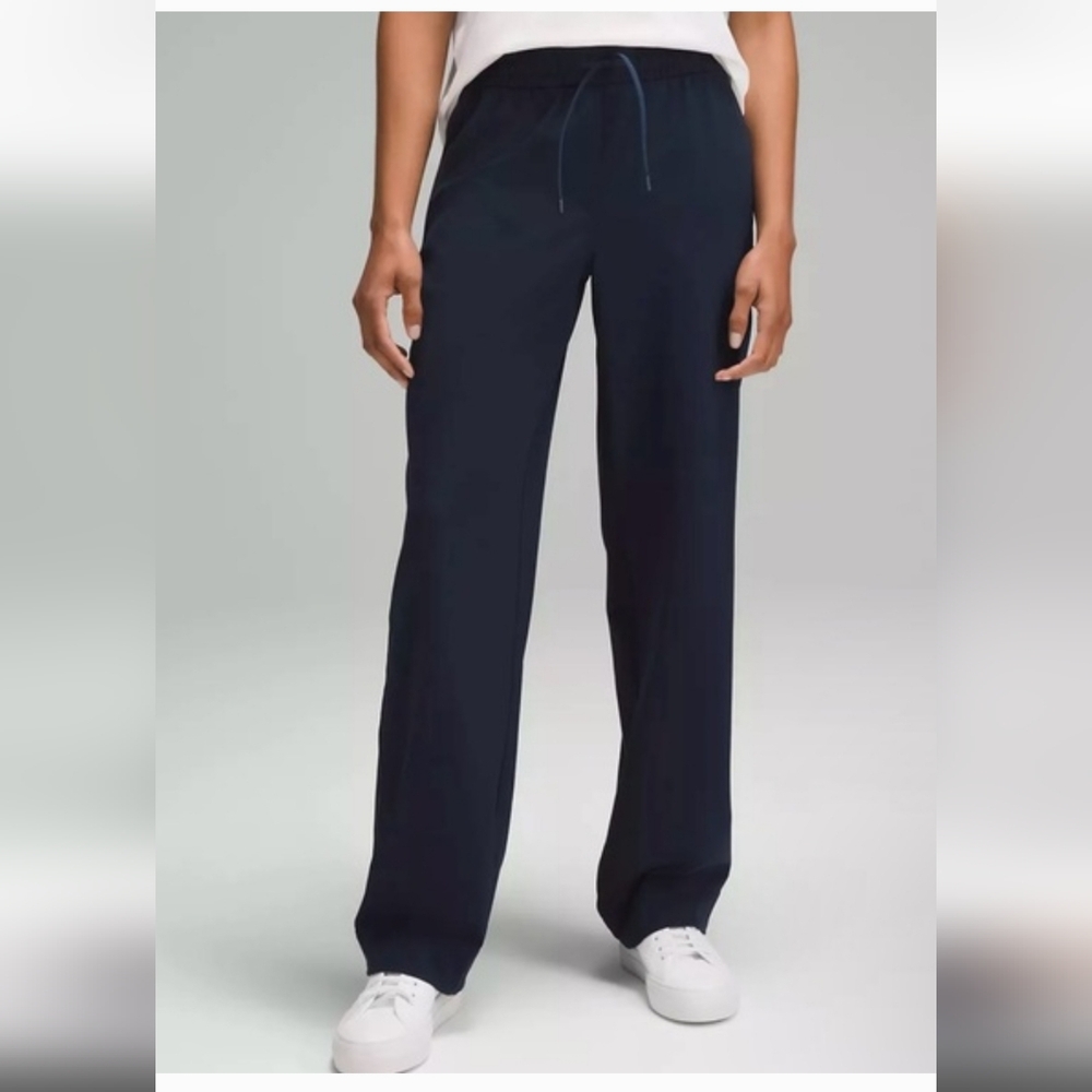 lululemon straight leg mr luxtreme pant regular navy blue womens medium NEW